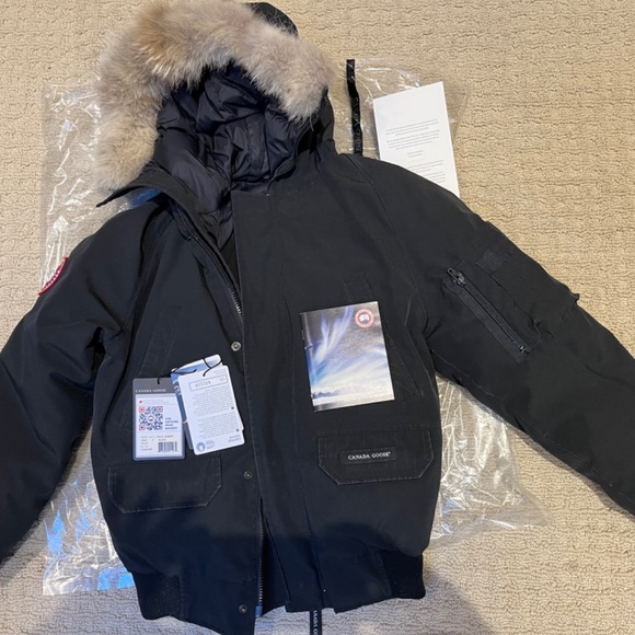 Canada Goose Chilliwack Bomber Heritage in Black style: 7950Y R - Picture 8 of 9